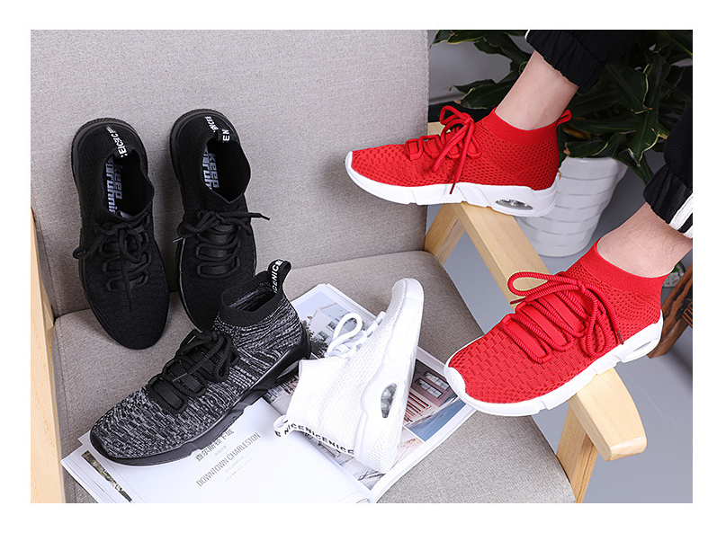 Men’s athletic shoes featuring breathable mesh and sleek ankle support