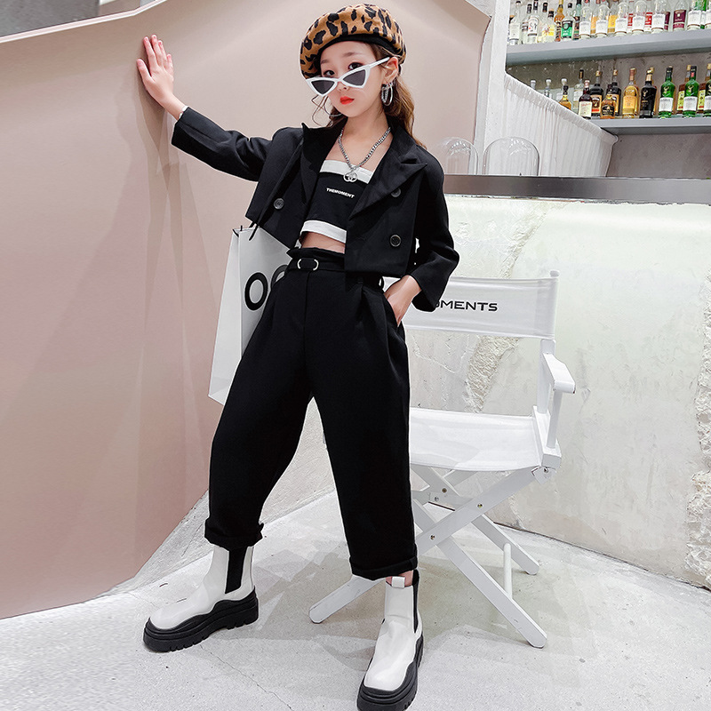 طقم أطفال بسيط وأنيق مكون من قطعتين