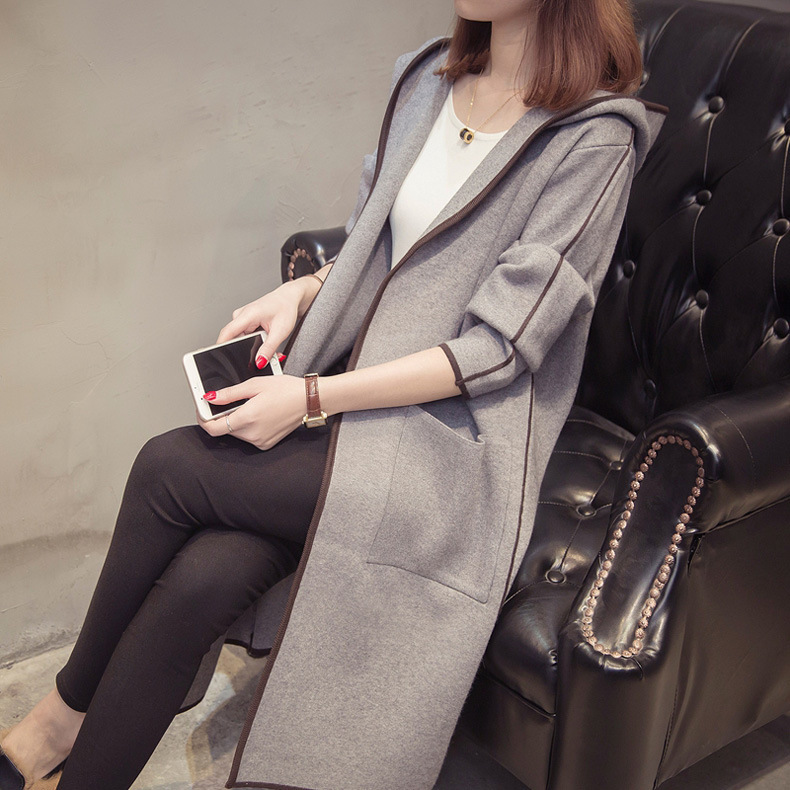 معطف متوسط الطول فضفاض ومبطن بالمخمل