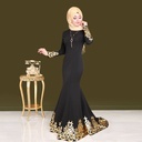 عباءات بنقوش بارزة