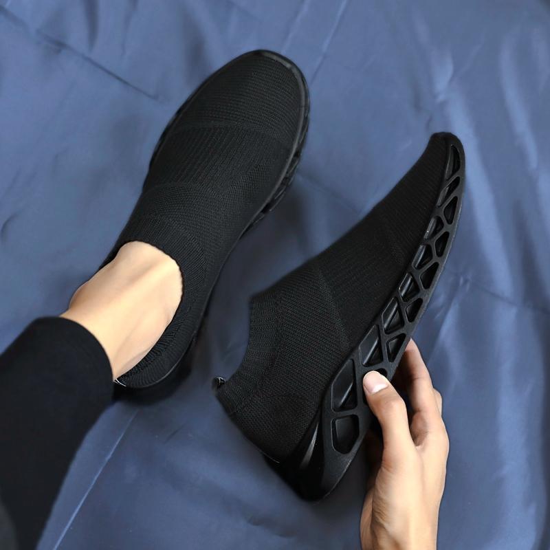 حذاء رجالي عصري بأسلوب كوري مناسب للجري في فصل الصيف.