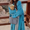 كنزة نسائية من صوف الألبكة المحبوك يدويًا بتصميم بوهيمي مريح.