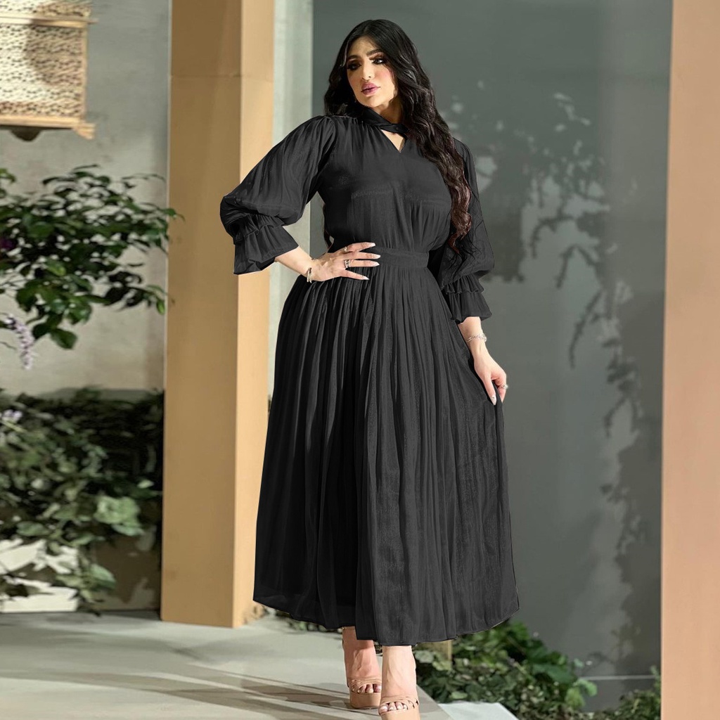 فستان نسائي مسلم من الساتان اللامع بأسلوب عصري.