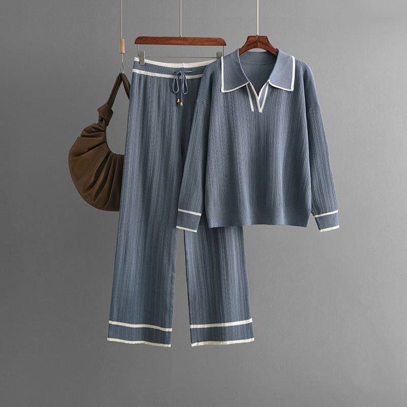 بدلة نسائية بتصميم ياقة وألوان متباينة مع خصر مرتفع