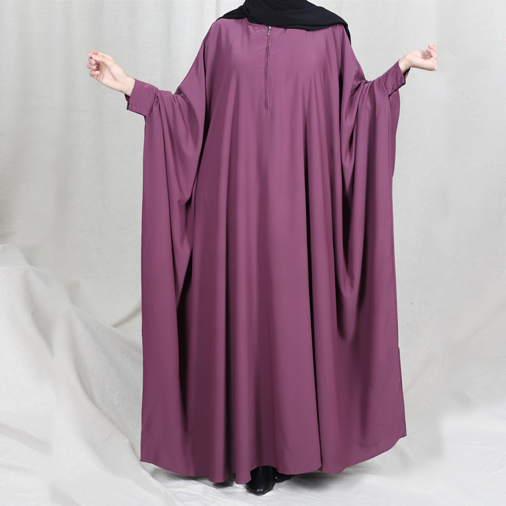 Elegant and luxurious Islamic abaya, wide-fitting with a versatile design and an authentic Islamic touch