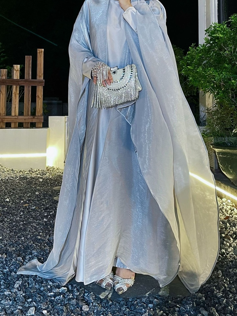Women's Abaya Dress with an Elegant and Modern Design featuring Long Sleeves