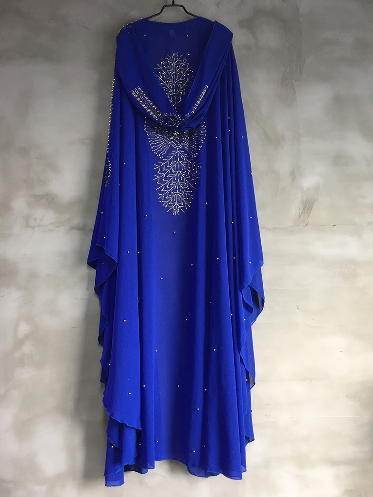 Elegant Hooded Abaya with Shawl in a High-Quality Design