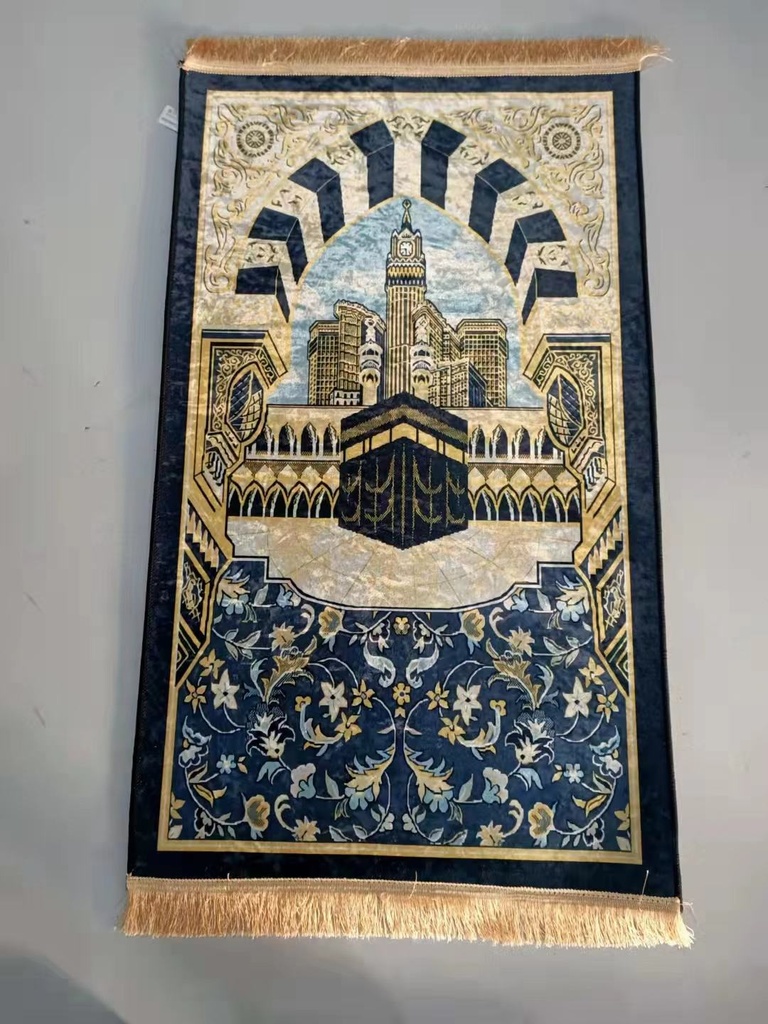Luxury Prayer Mat with Elegant Design – Made from premium materials with a soft, comfortable texture that combines comfort and refined Islamic artistry