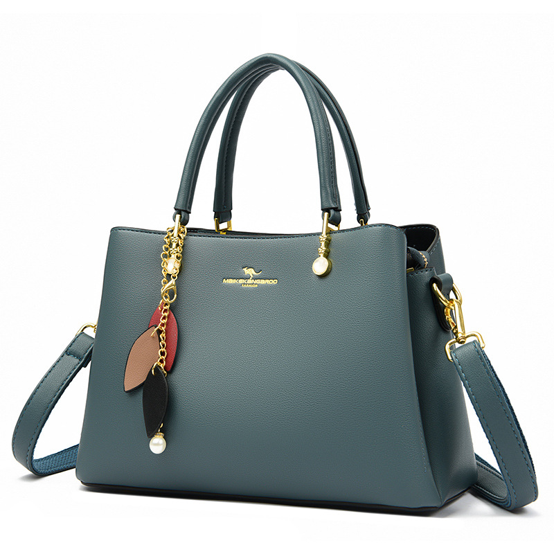Elegant Women's Large Capacity Shoulder Bag, combining style and practicality