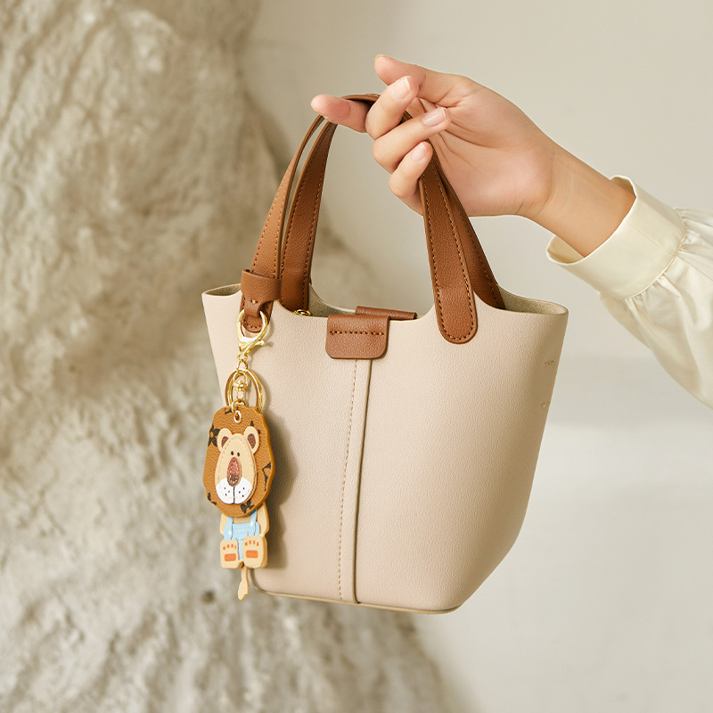 Elegant women's bag with a modern and stylish design