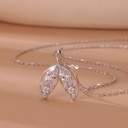 قلادة ذيل الحورية الأنيقة مصنوعة من الفضة الإسترلينية بتصميم عصري وأنيق