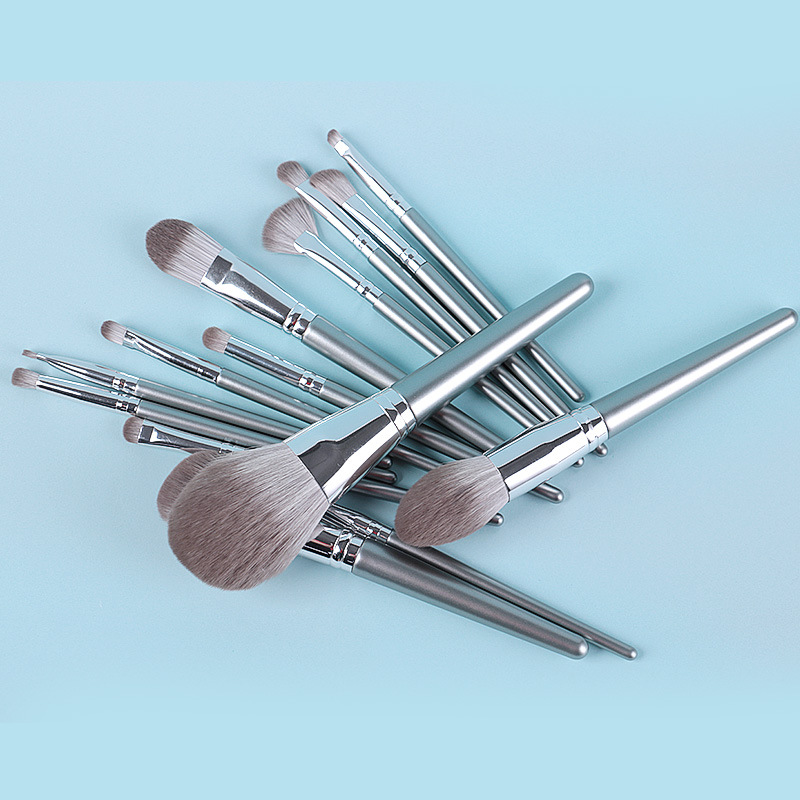 New 14-Piece Makeup Brush Set with Wooden Handles – Essential Makeup Tools