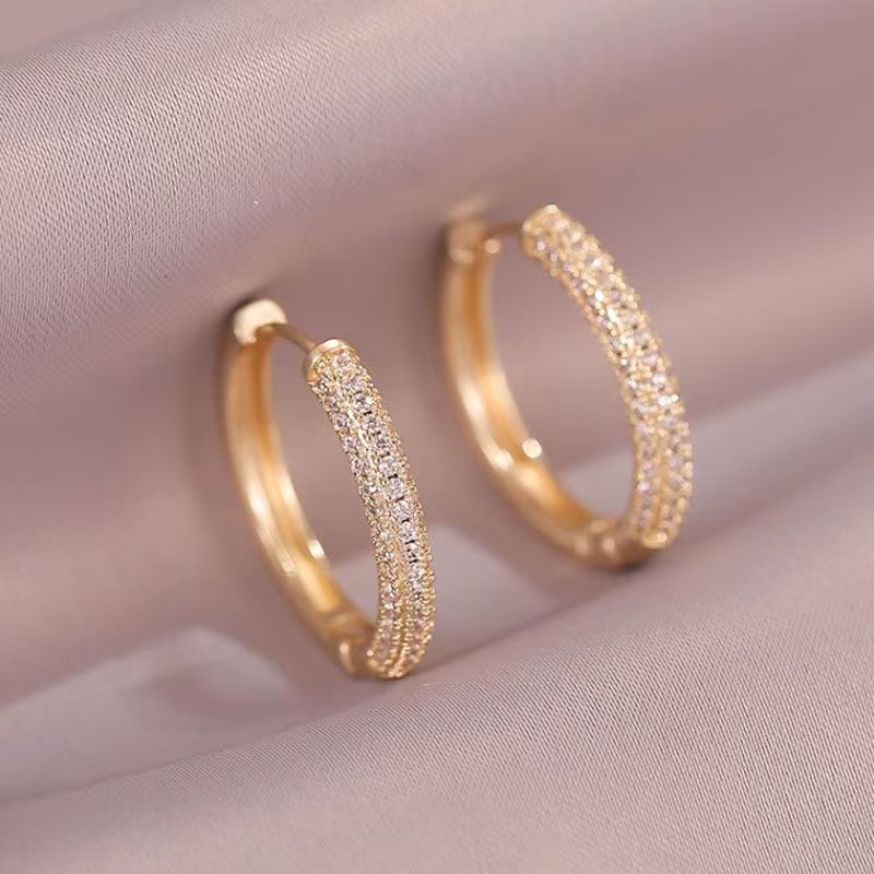 Luxurious Zircon Earrings with an Elegant Design – Electroplated for a Long-Lasting Chic Look, Adding a Touch of Charm and Modern Luxury