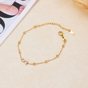 سوار أنيق يتميز بتصميم حجارة الزركون اللامعة، مثالي لإضافة لمسة من الأناقة والعصرية إلى إطلالتك