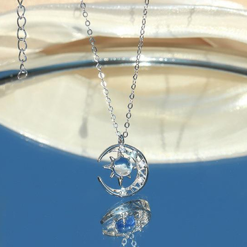 Dreamy Fall Star Moon Necklace with Crescent Moon Diamond Inlaid, featuring a modern and elegant design that adds a magical touch to your look