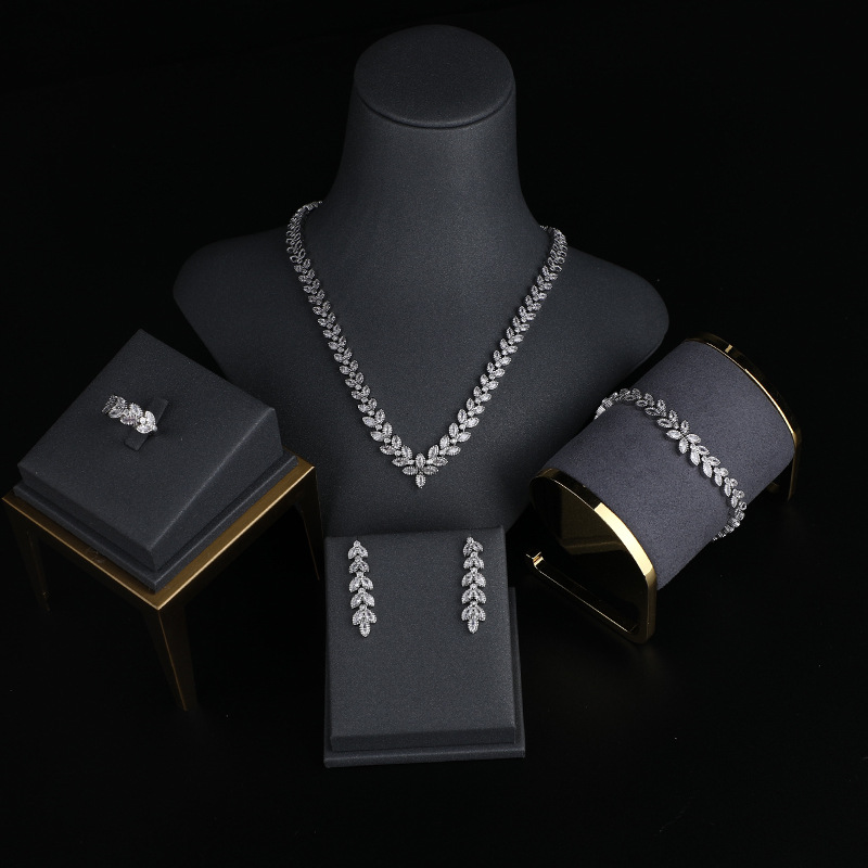A 4-piece Zircon Accessory Set with an Elegant and Attractive Design, Adding a Magical Touch to Your Chic Look