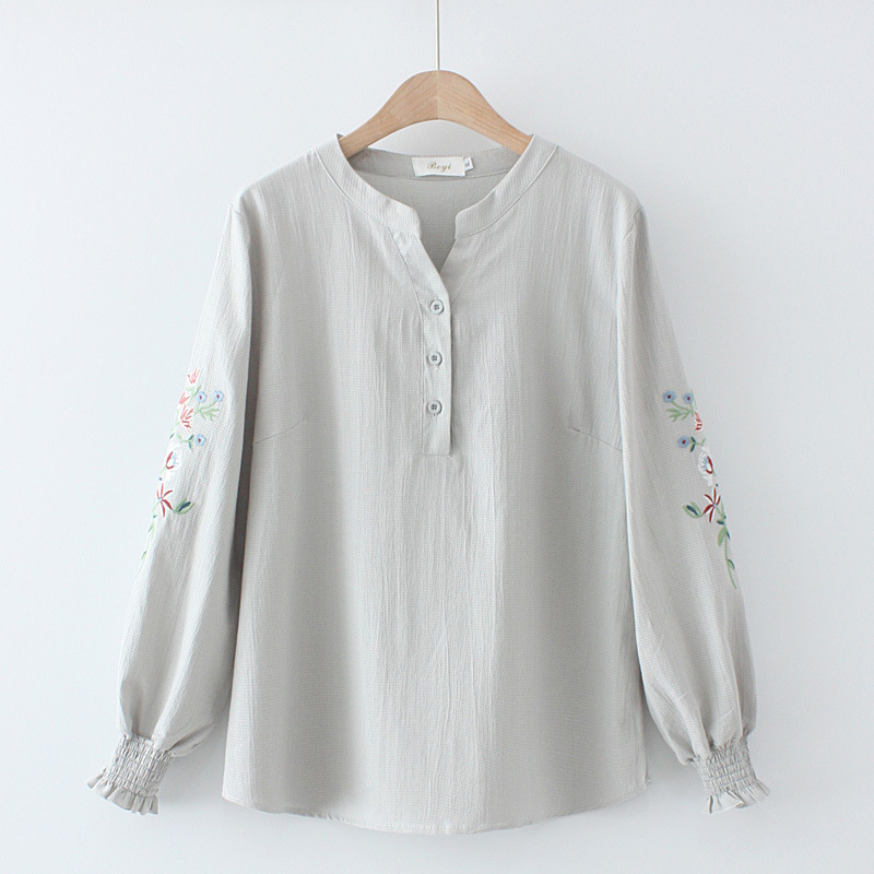 Choose modern elegance with this casual blouse, designed for a stunning and eye-catching look