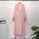 A casual dress with a long and elegant cut, comes with a headscarf in a solid color