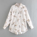 Satin silk shirt with a modern and practical design, offering an elegant and distinctive look