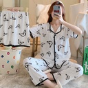 بيجاما نسائية كاجوال مكونة من ثلاث قطع من القطن – بتصميم أنيق ونقشة عصرية