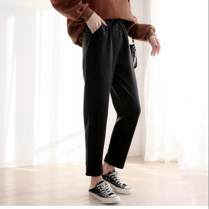 Straight-cut casual pants with a modern, stylish, and loose design for ultimate comfort