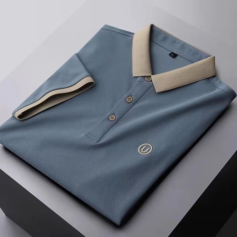 Men’s short-sleeved blouse with an elegant and practical design, combining business-casual style with lightweight fabric for ideal comfort