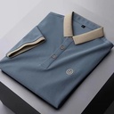 Men’s short-sleeved blouse with an elegant and practical design, combining business-casual style with lightweight fabric for ideal comfort