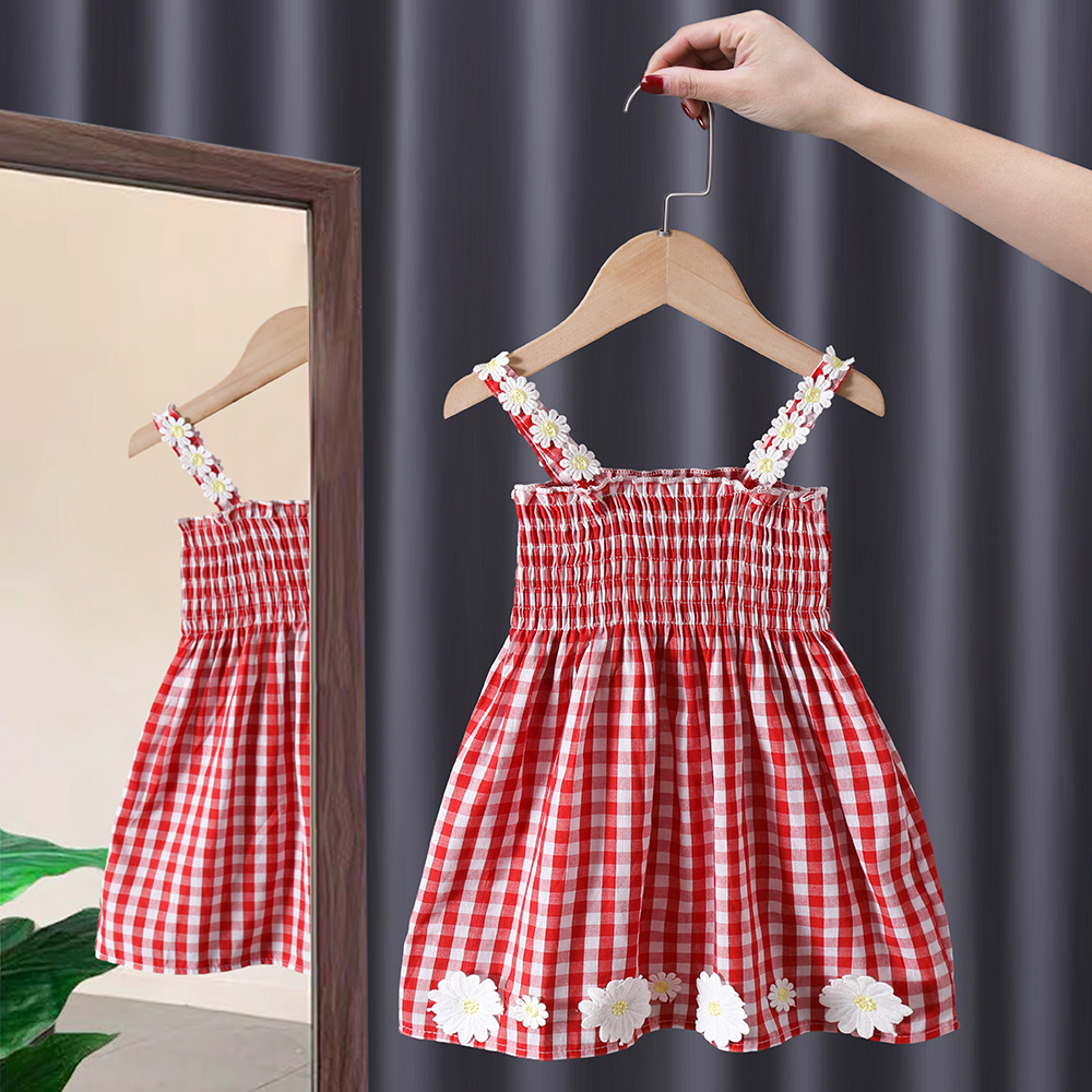 Elegant girls' dress inspired by Korean style, featuring a modern princess cut that adds a soft and refined touch — perfect for a feminine and graceful look suitable for special occasions and celebrations