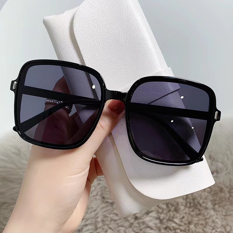 Oversized Women's Sunglasses – INS Fashion Design with UV Protection