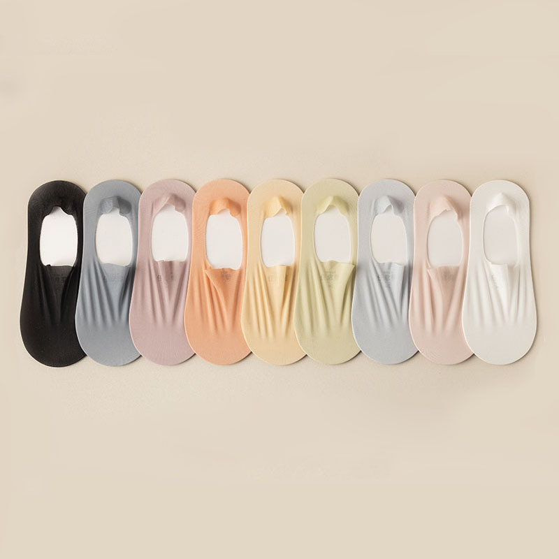 Ultra-low cut invisible socks – thin design in solid color