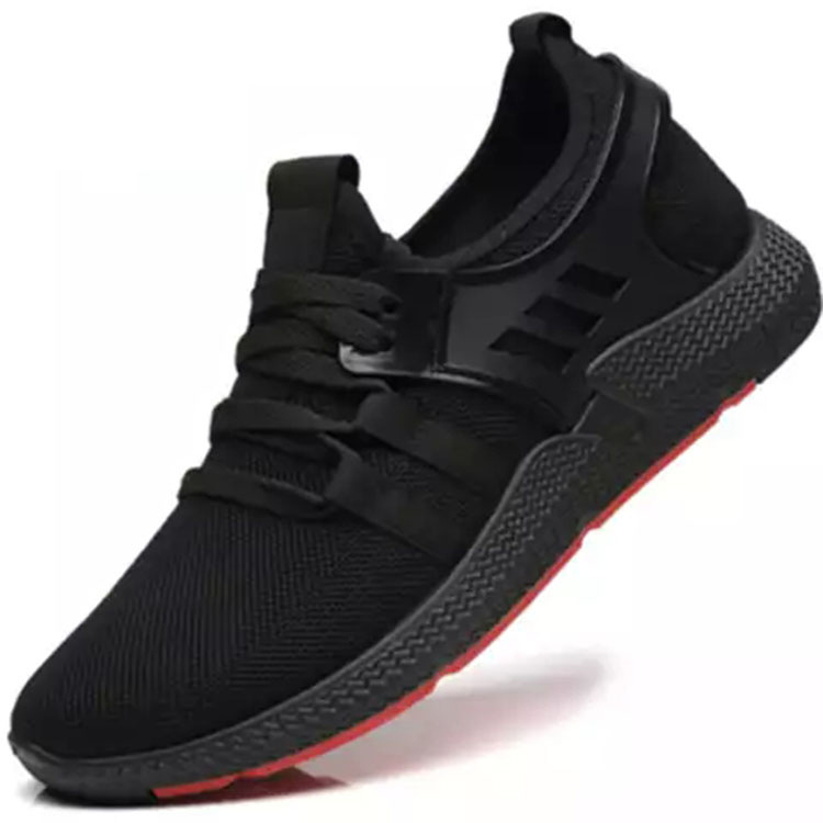 Men's athletic shoes made of breathable fabric with a comfortable and modern design