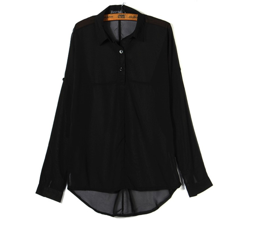 Elegant and loose-fitting long-sleeved shirt, perfect for a comfortable and stylish look