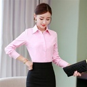 Women's slim-fit shirt with long sleeves for an elegant look