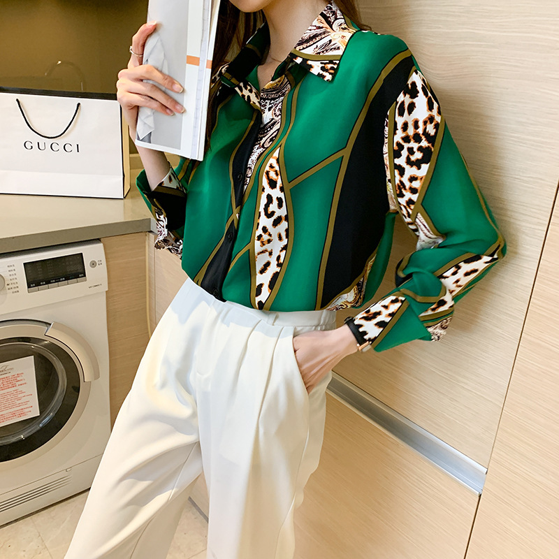 Women's chiffon shirt with leopard print and contrast accents, featuring a stylish design and long sleeves