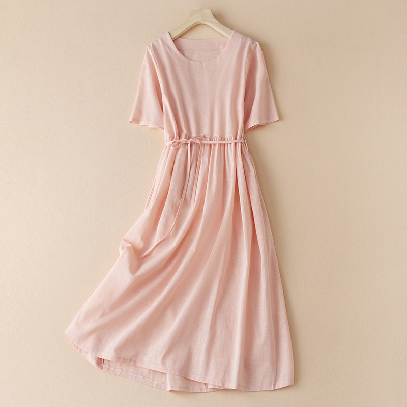 Elegant women's dress made from a cotton-linen blend