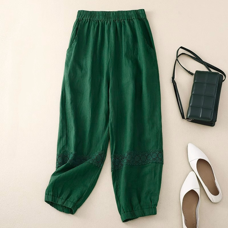 Women’s loose cropped pants made from a comfortable blend of cotton and linen