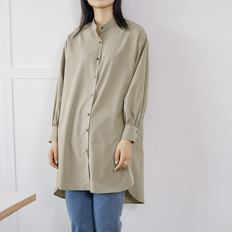 Women's long-sleeved shirt with a loose fit and a stylish, comfortable mid-length design