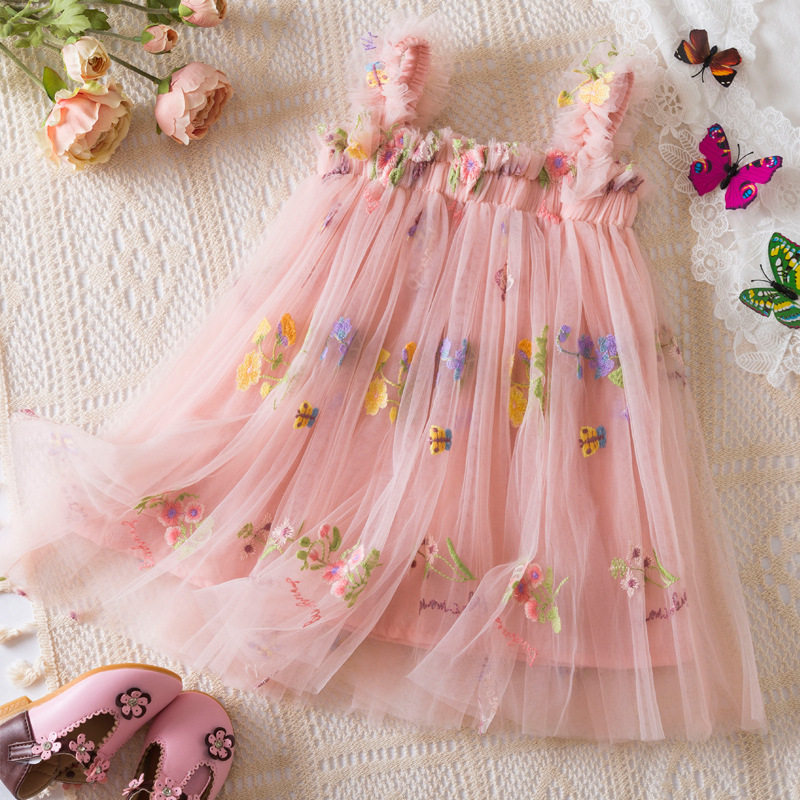Girls’ princess-style chiffon dress adorned with delicate embroidery