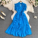 A modern pleated dress that reflects your elegant and bold personality