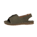 Women’s natural leather flat sandals, featuring a modern and casual design