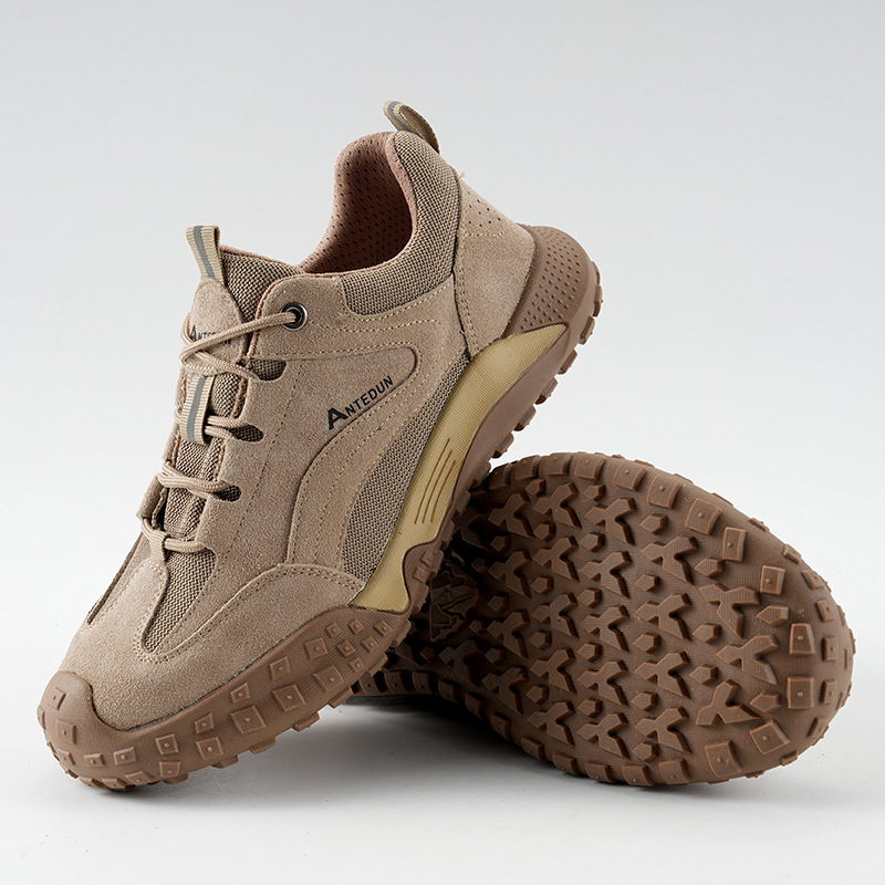 Men’s casual shoes featuring a comfortable and elegant design