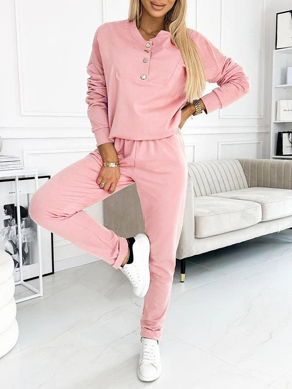 Women’s Casual Outfit with Long Sleeves and Half Buttons