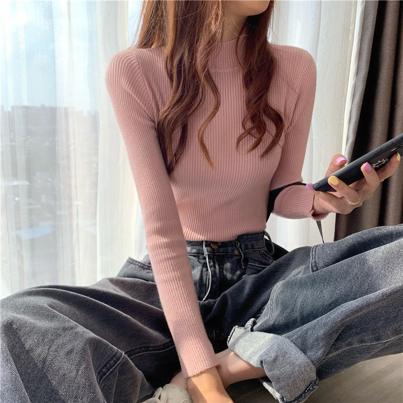 بلوزة بأكمام طويلة بقصّة ضيقة – أنيقة وعملية كقطعة داخلية متعددة الاستخدامات