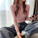 بلوزة بأكمام طويلة بقصّة ضيقة – أنيقة وعملية كقطعة داخلية متعددة الاستخدامات