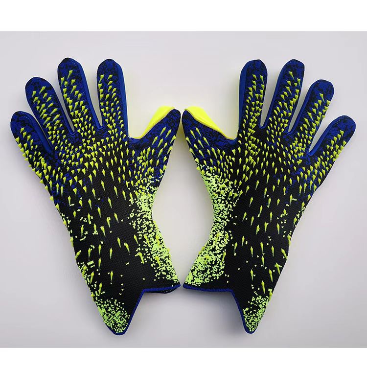 Anti-slip and breathable rotating football gloves