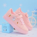 Trendy soft-soled sports shoes for girls