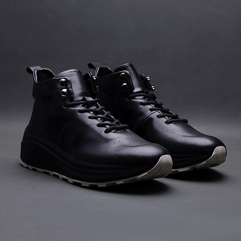 Men’s genuine leather shoes with a modern, casual design