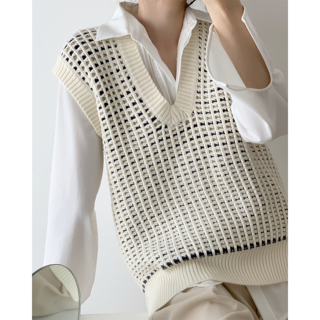 Fashion Women's Contrast Color Roving V-neck Knitted Vest