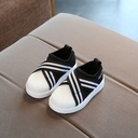 Breathable sneakers for boys and girls