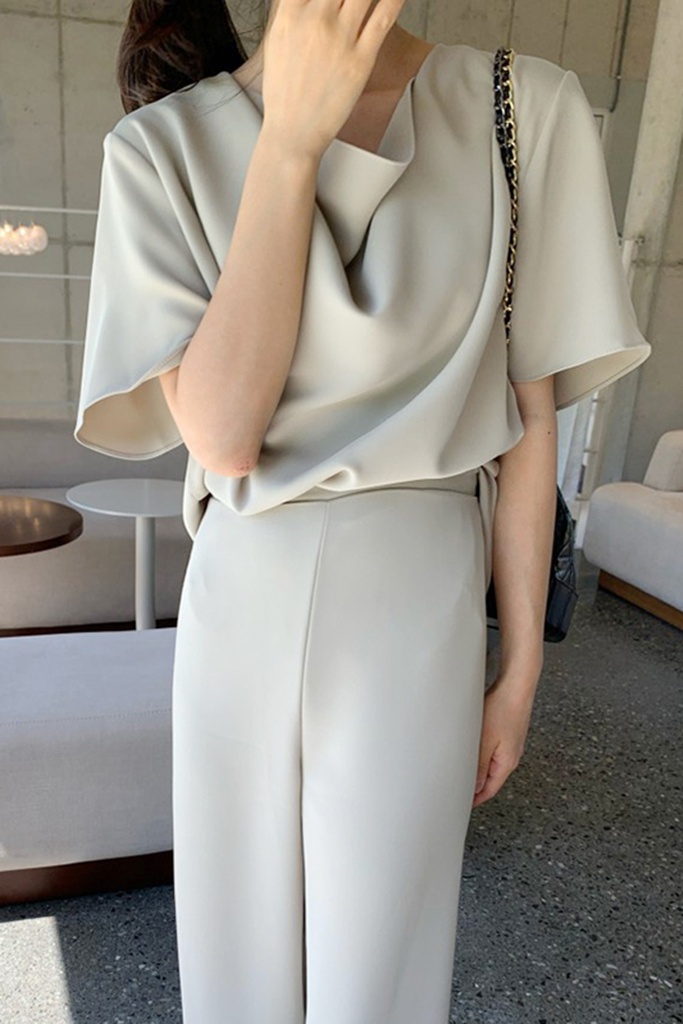طقم قميص بياقة مكدسة واسع الأكمام مع بنطلون واسع الأرجل بخصر مرتفع للسيدات